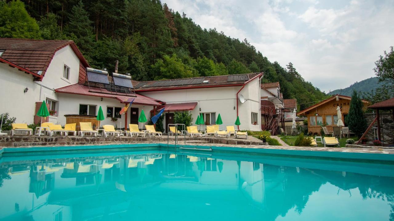 Pensiunea Alpin Пэлтиниш Экстерьер фото